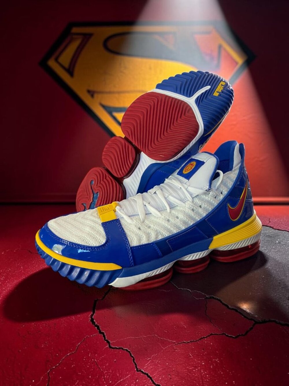 Nike LeBron 16 SuperBron 2018 Mens Basketball Shoes Size 11.5 Worn 2X CD2451 100